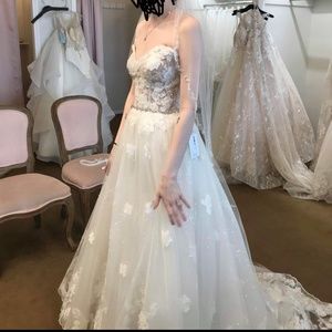Brand new wedding dress